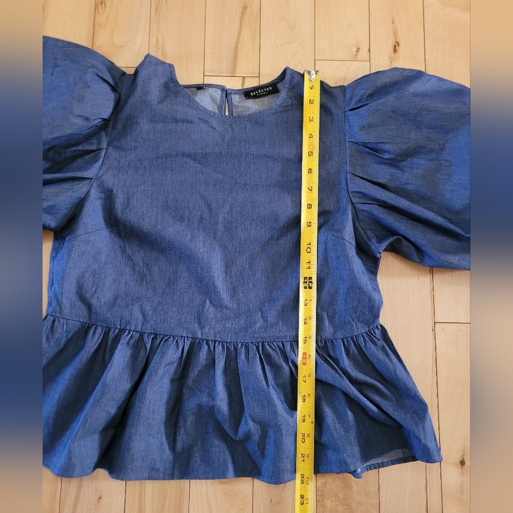 Selected Femme women's size medium (I believe) puffed sleeved top - Picture 6 of 7